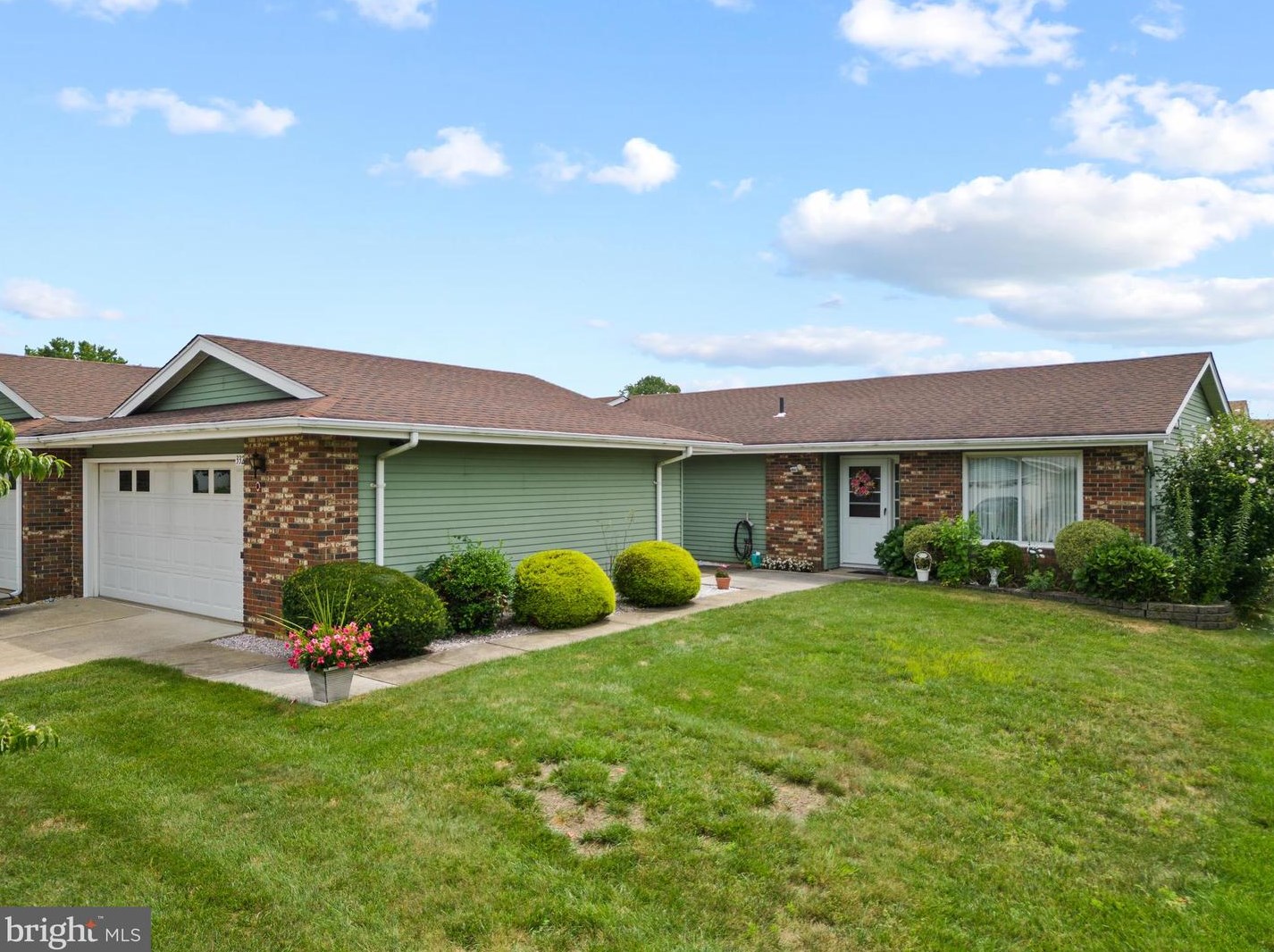 332 Quinton Dr, Monroe Twp, NJ 08831-7684