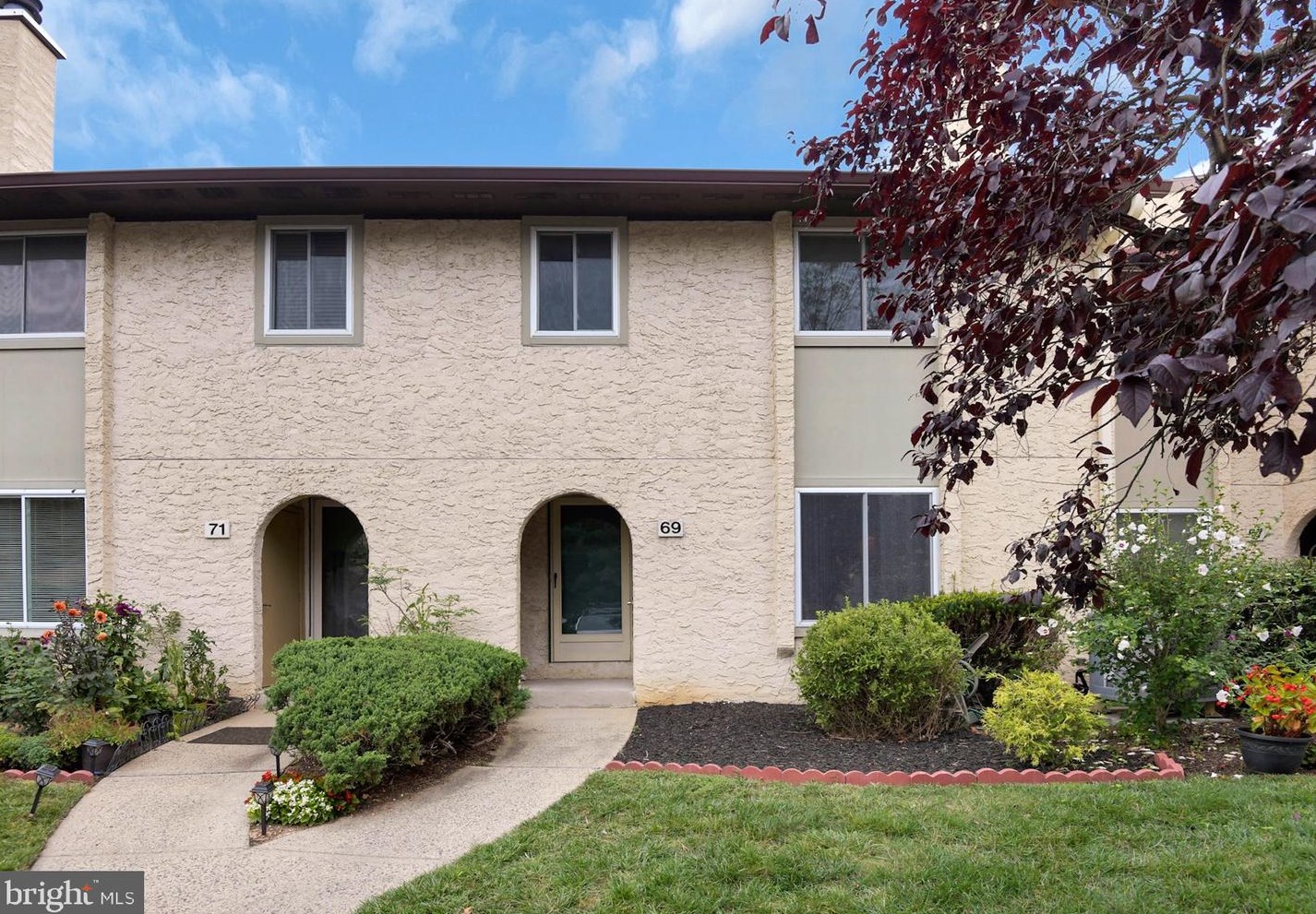 69 Tennyson Dr, Plainsboro, NJ 08536-3012
