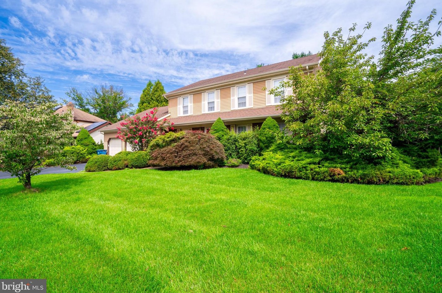15 Franklin Dr, Plainsboro, NJ 08536-2301