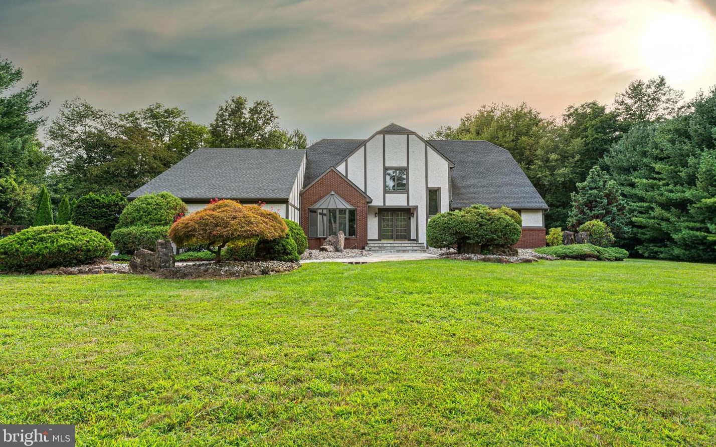 12 Disbrow Hill Rd, Monroe Twp, NJ 08831-5915
