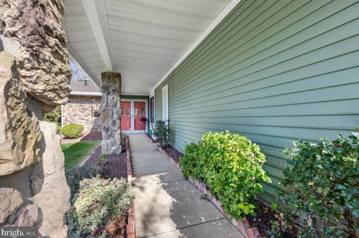 420 Andover Dr, Monroe Twp NJ 08831-7612 exterior