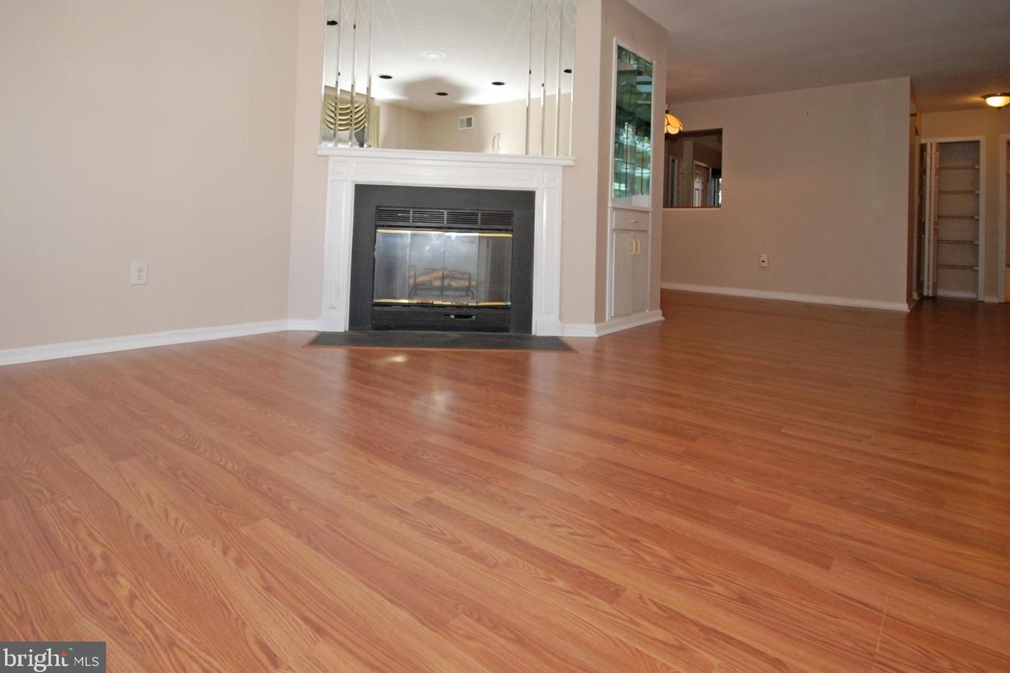 9 Chadwick Ln, Monroe Twp, NJ 08831