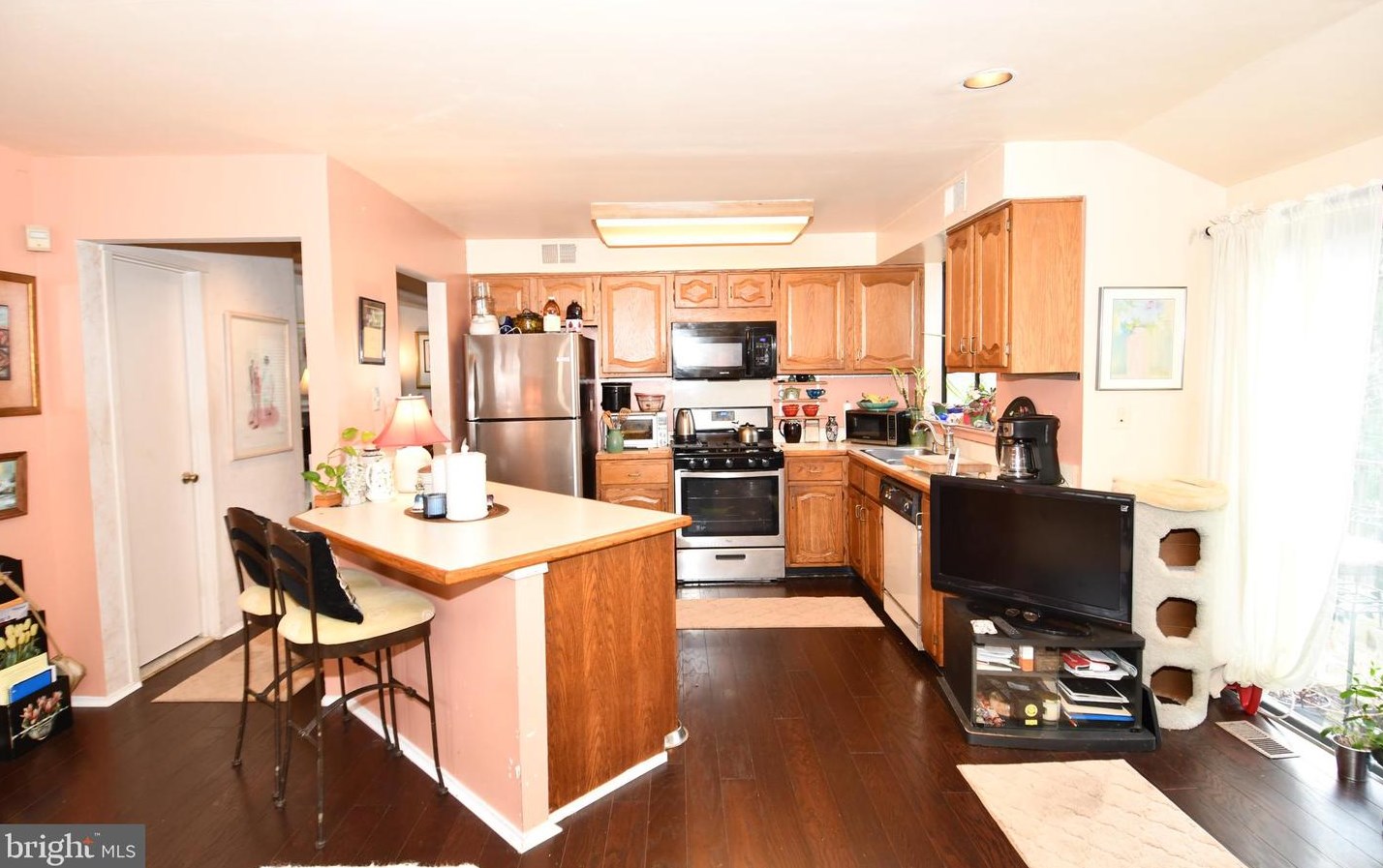 104 Sayre Dr, Princeton, NJ 08540