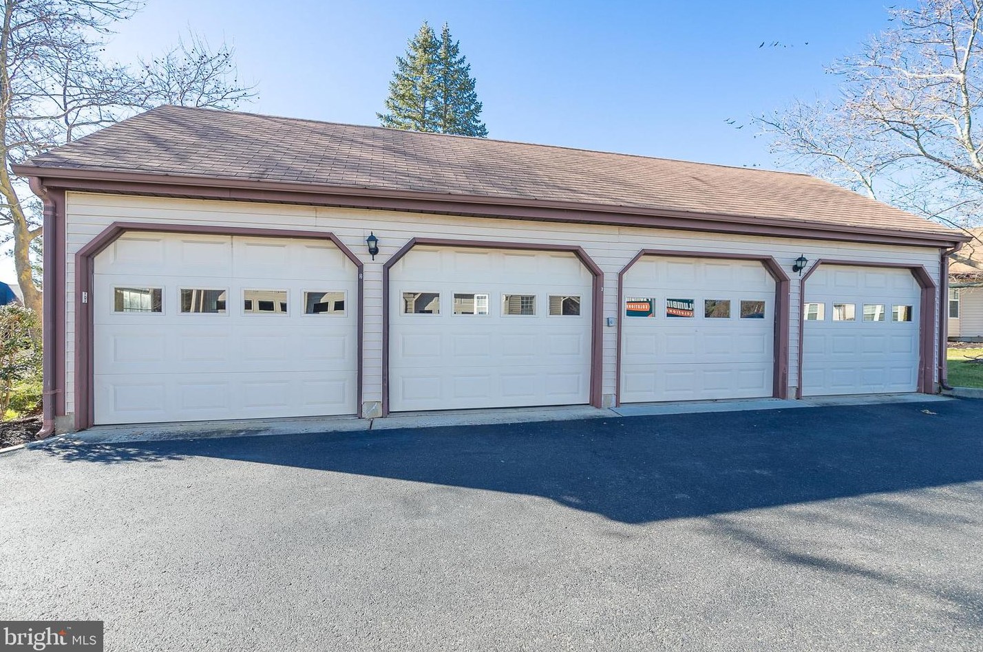 133 Concordia Cir, Monroe Twp NJ  08831-5434 exterior