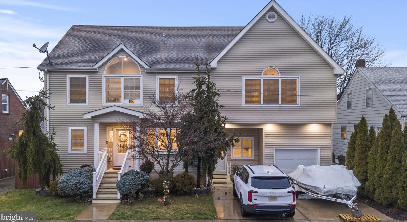 43 Kupsch St, Sayreville, NJ 08872-1129