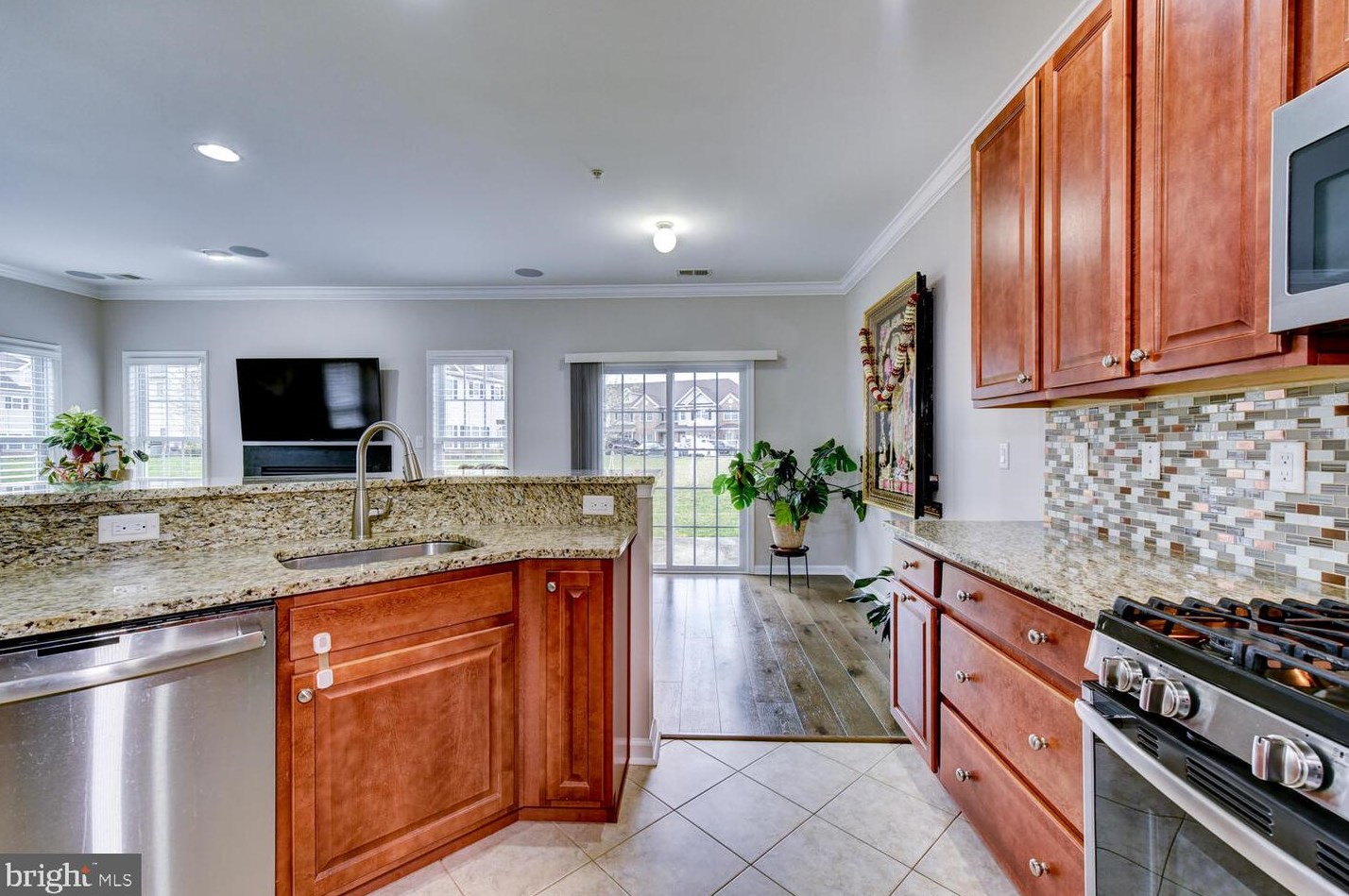 113 Morgan Way, Monroe Twp NJ 08831-4101 exterior