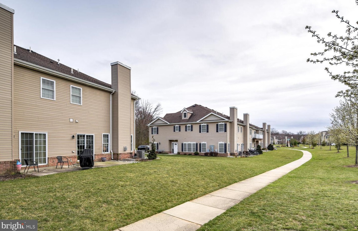 113 Morgan Way, Monroe Twp NJ 08831-4101 exterior