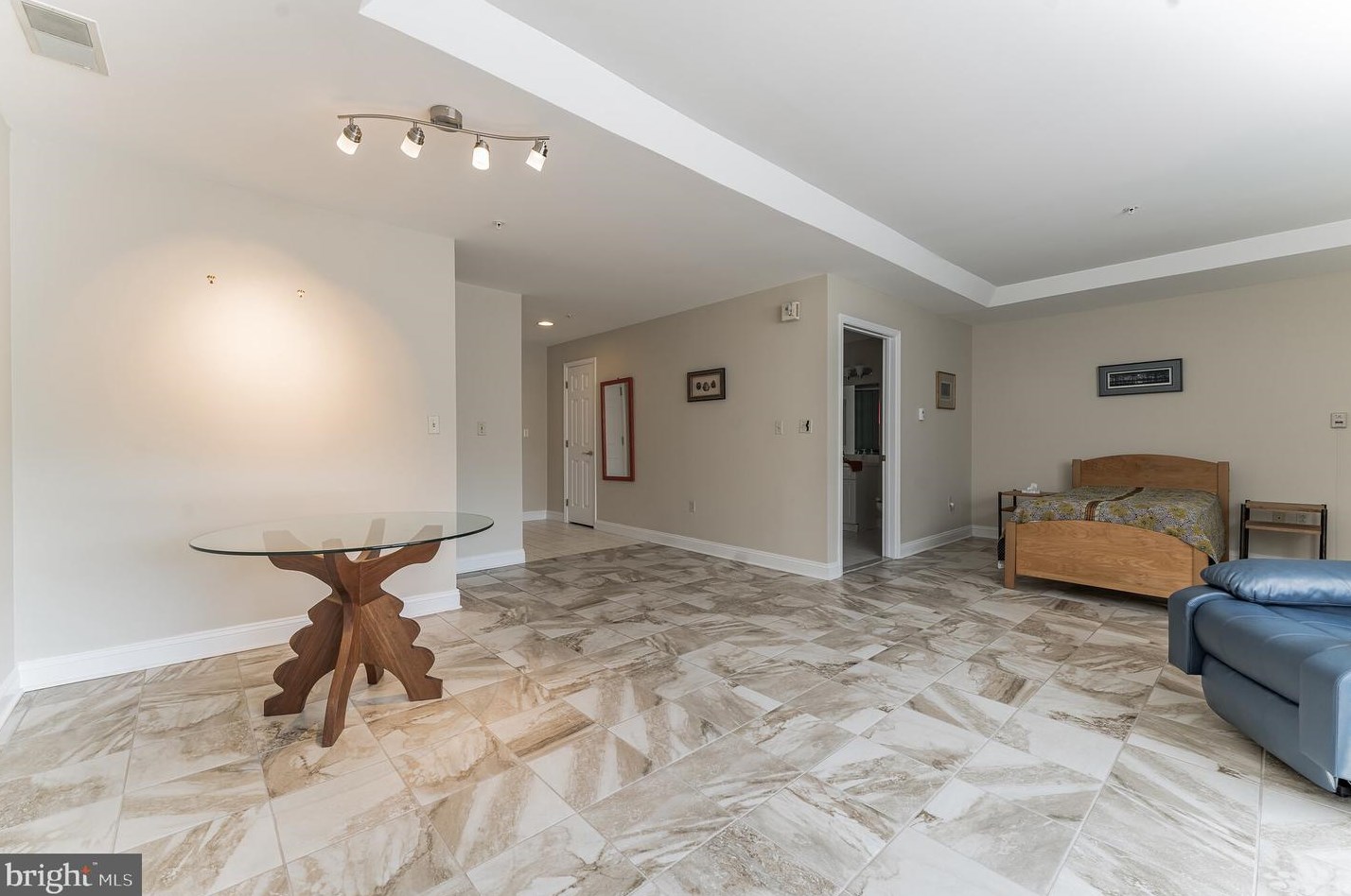 2304 Windrow Dr, Princeton NJ 08540-5020 exterior