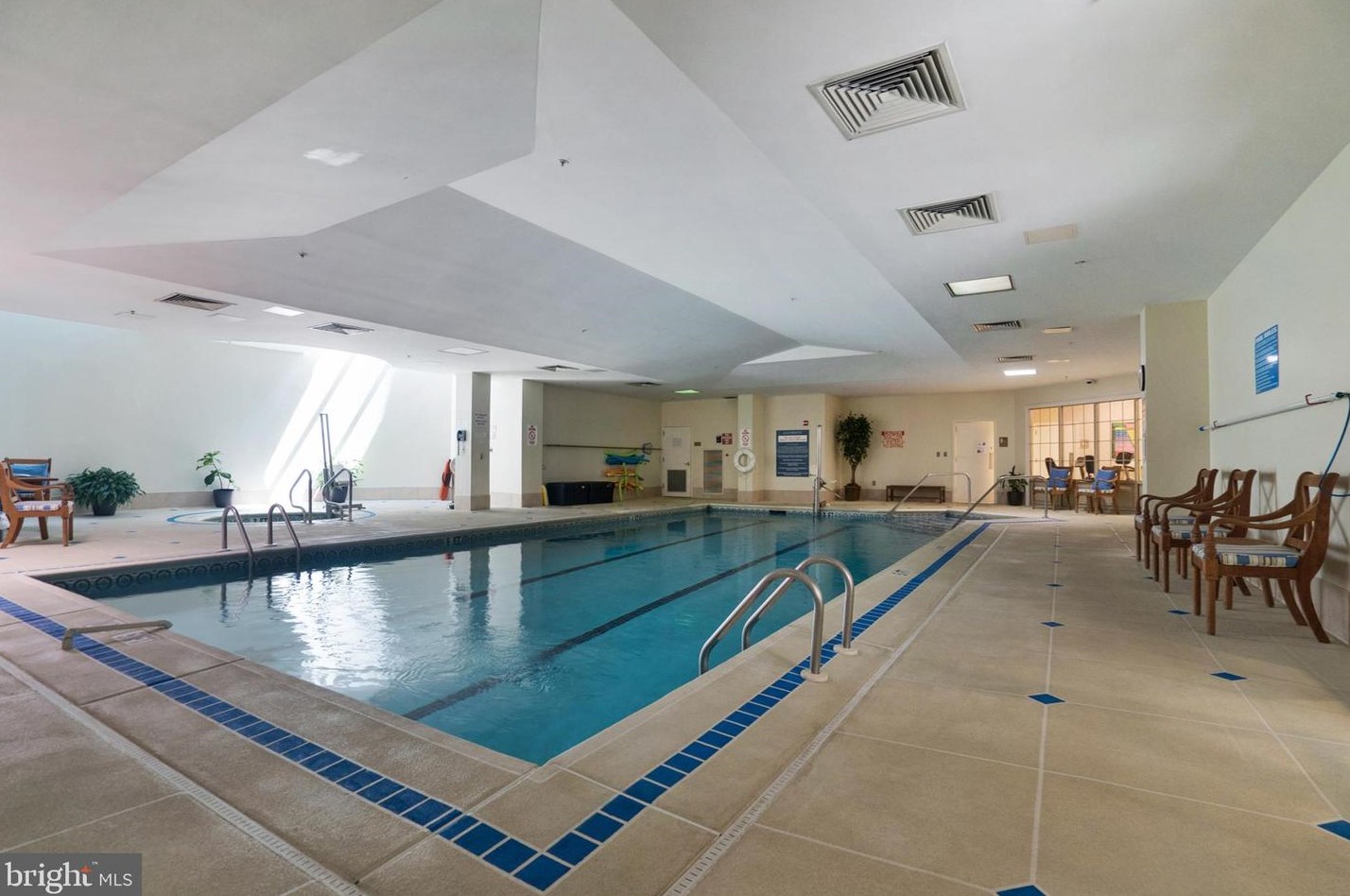 2304 Windrow Dr, Princeton NJ 08540-5020 exterior