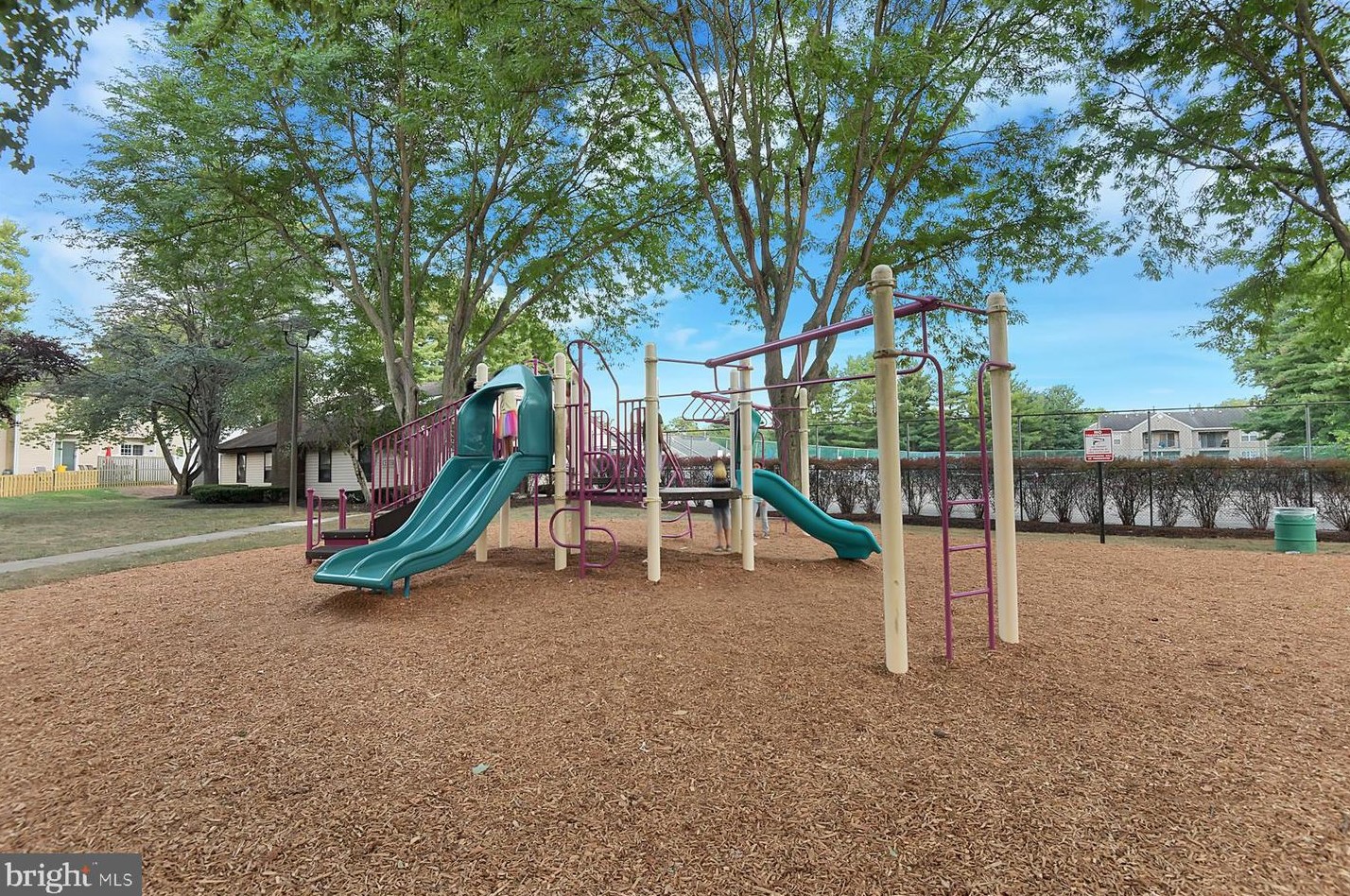 12 Miriam Ct, South Brunswick NJ 08810-1328 exterior