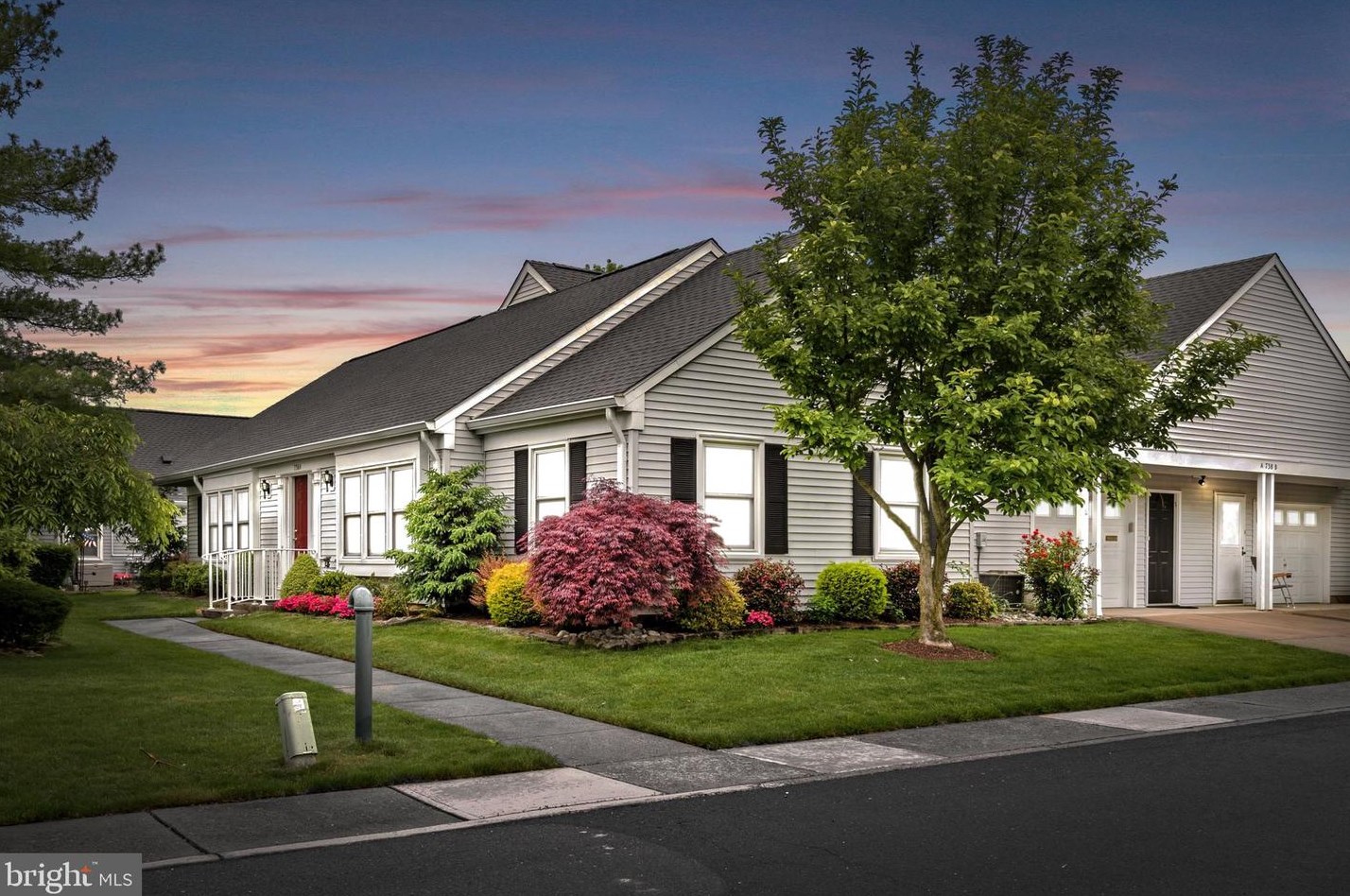 738 Victoria Ct, Monroe Twp, NJ 08831-1575