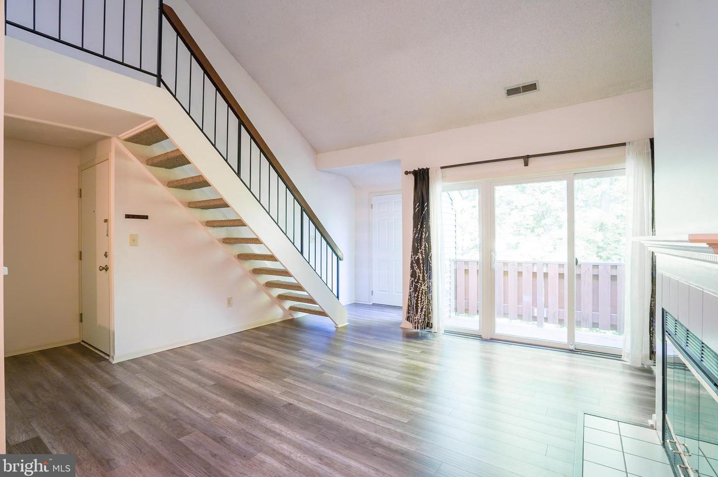 9216 Tamarron Dr, Plainsboro, NJ 08536