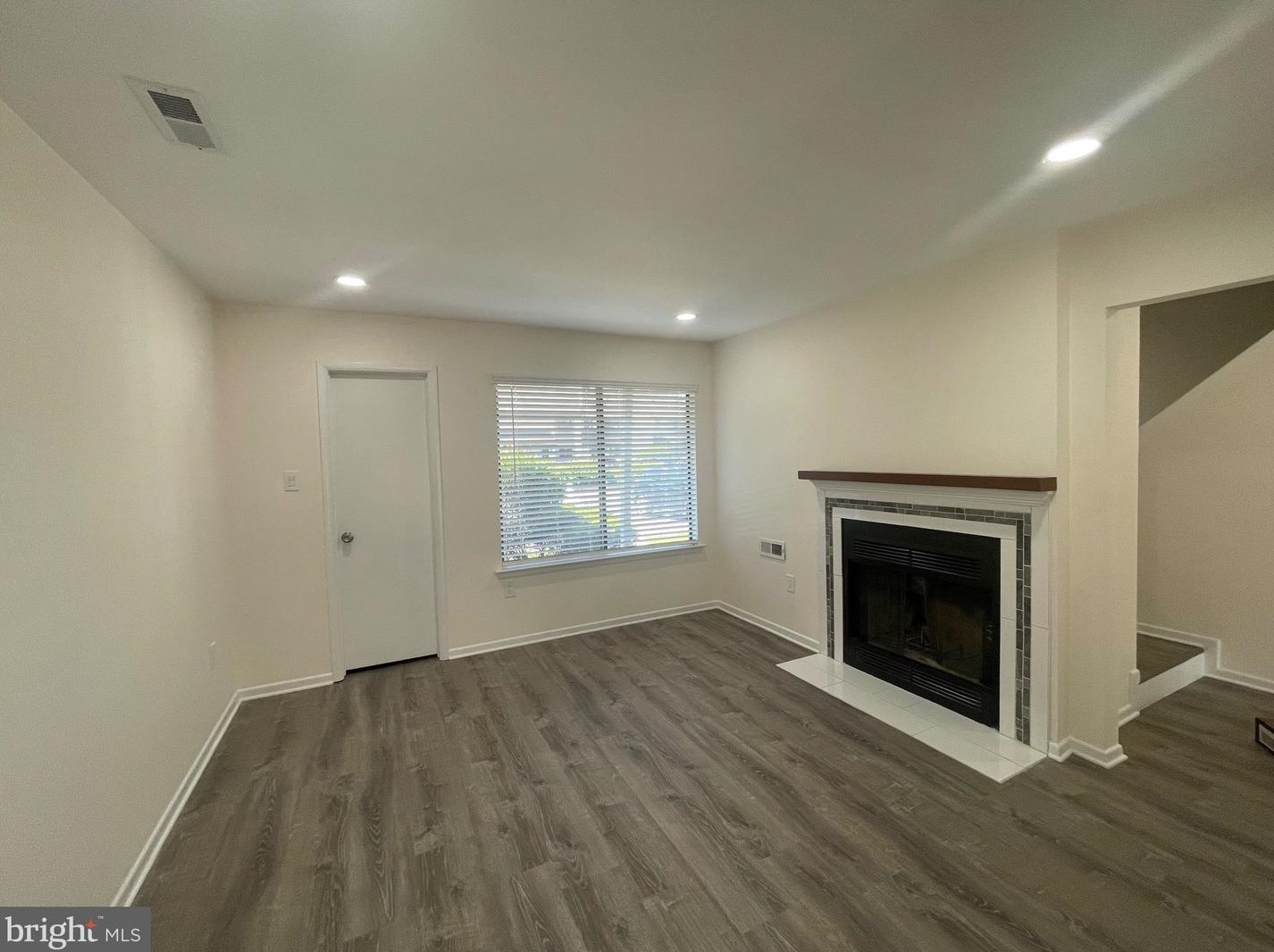 108 Hampshire Dr, Plainsboro, NJ 08536-4312