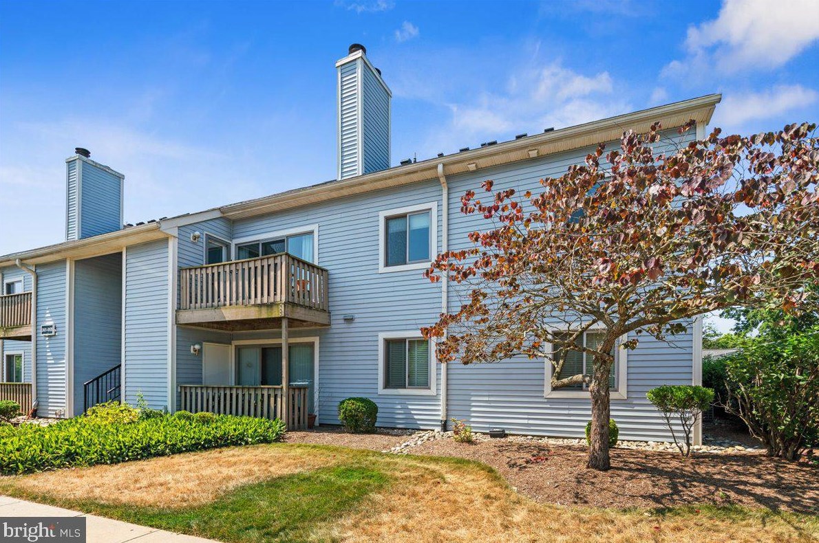 2406 Aspen Dr, Plainsboro, NJ 08536