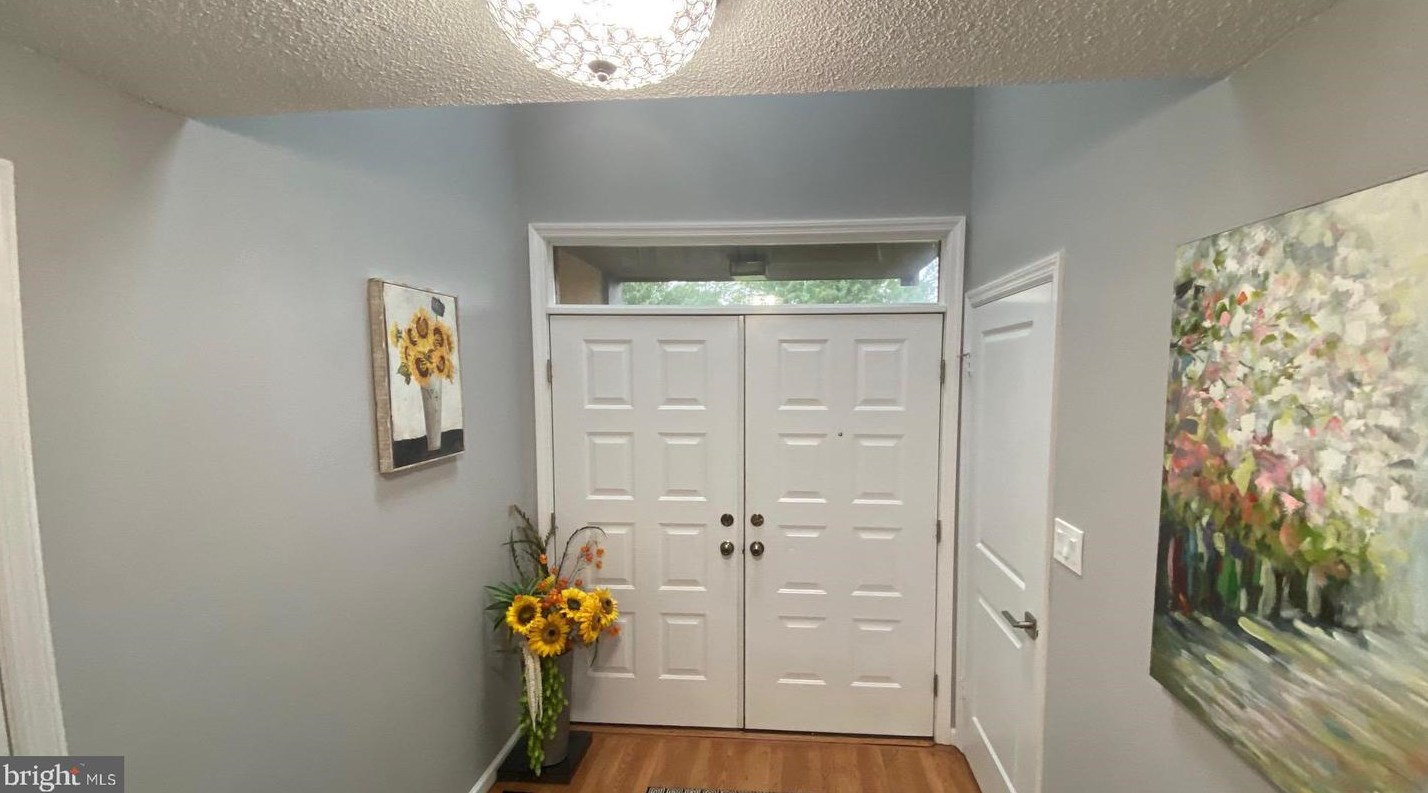 97 Sayre Dr, Princeton, NJ 08540-5836