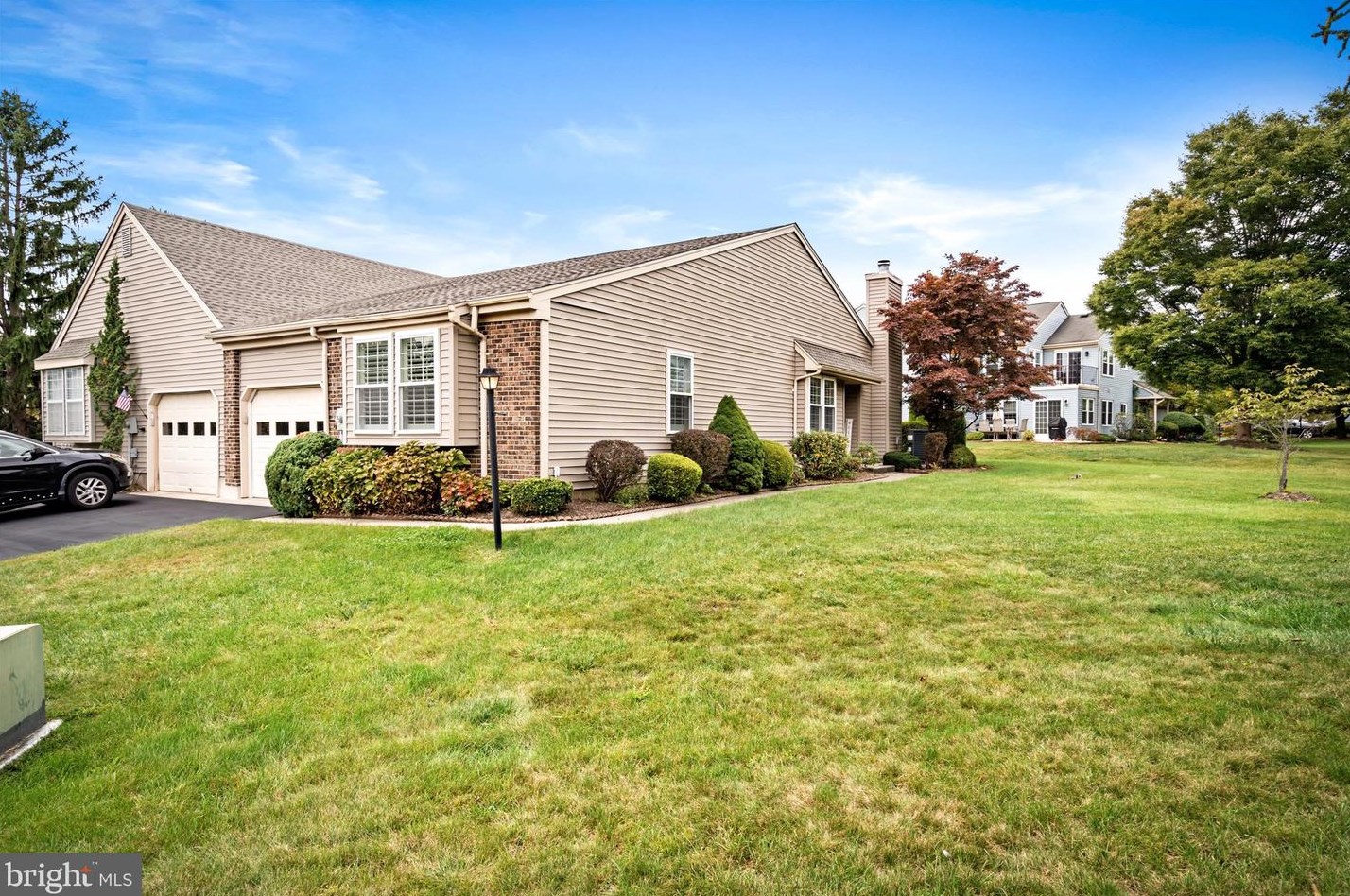 3 Durham Ct, Monroe Township, NJ 08831