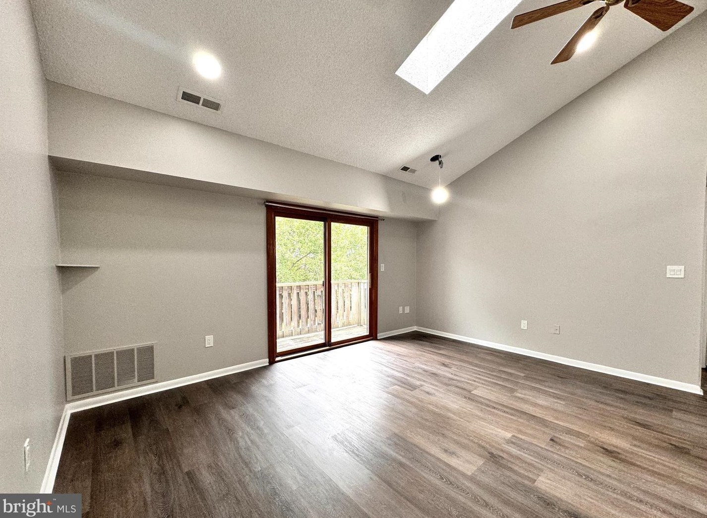908 Ravens Crest Dr, Plainsboro, NJ 08536-2486