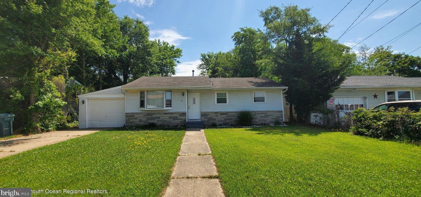 115 Lakewood Ct, Tuckerton, NJ 08087-1725