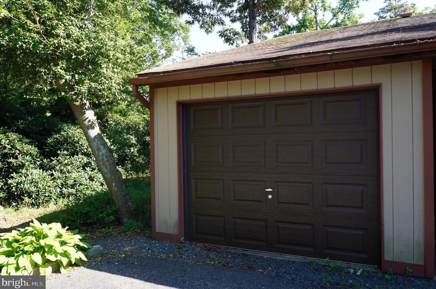 137 Middle Holly Ln, Tuckerton, NJ 08087-2046