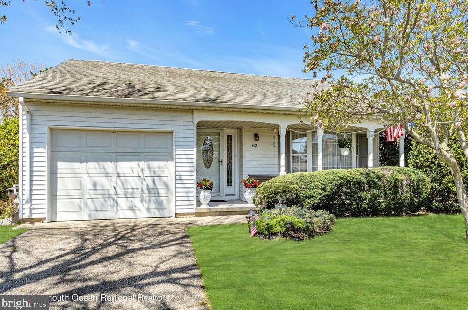 62 Prince Charles Dr, Toms River, NJ 08757-6569