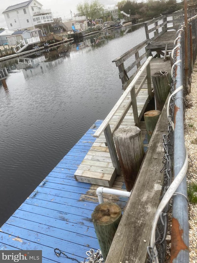 14 Boston Dr, Tuckerton, NJ 08087-1210