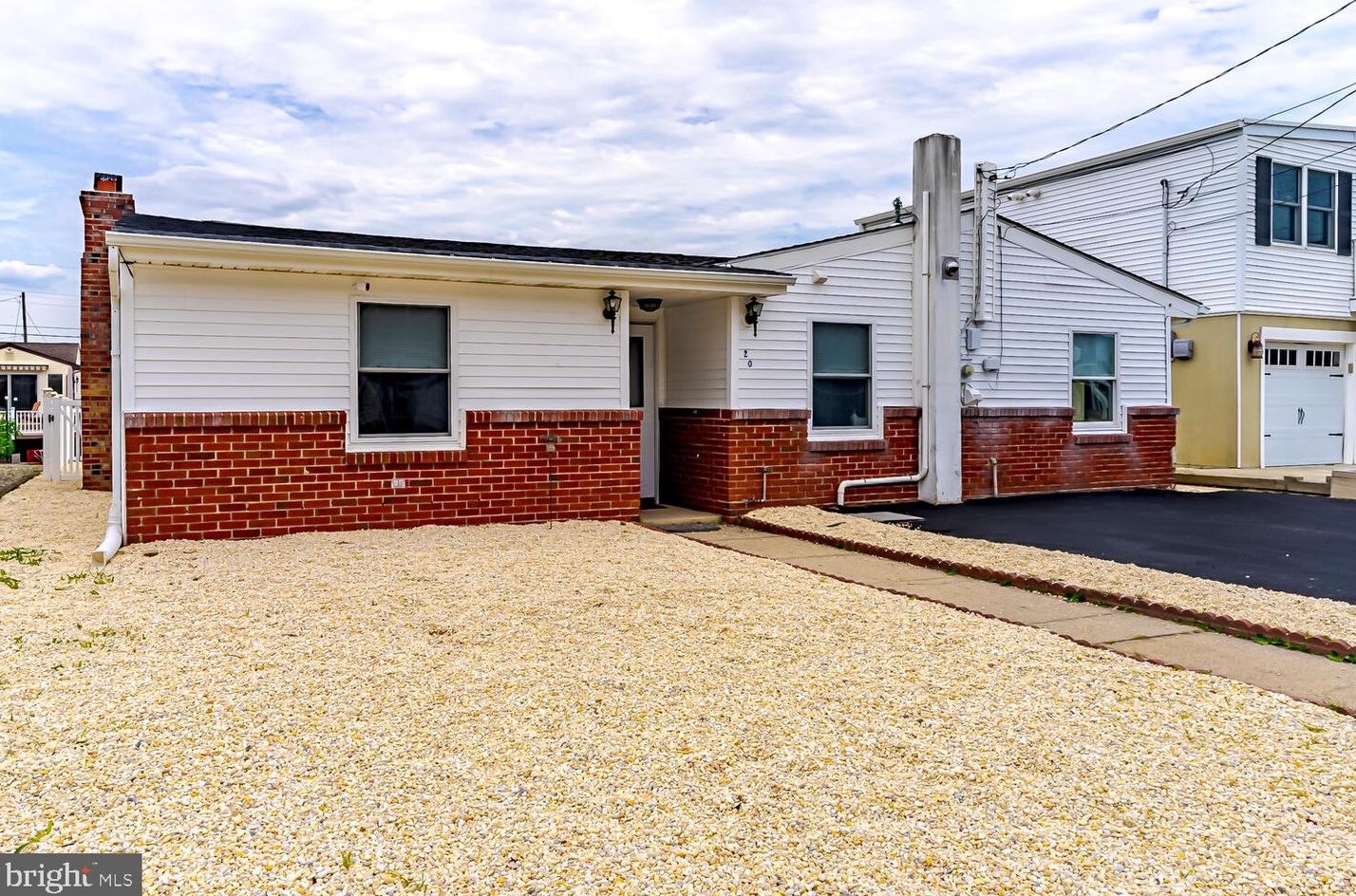 20 W Brig Dr, Tuckerton, NJ 08087