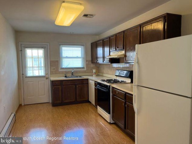 56 Pulaski Blvd, Toms River NJ  08757-6425 exterior