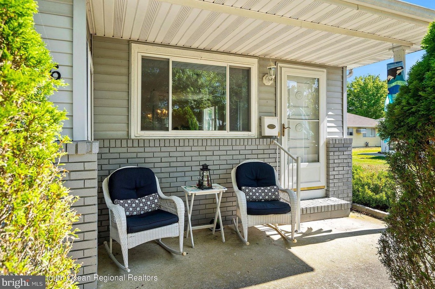 6 Georgetown Dr, Toms River, NJ 08757-4341