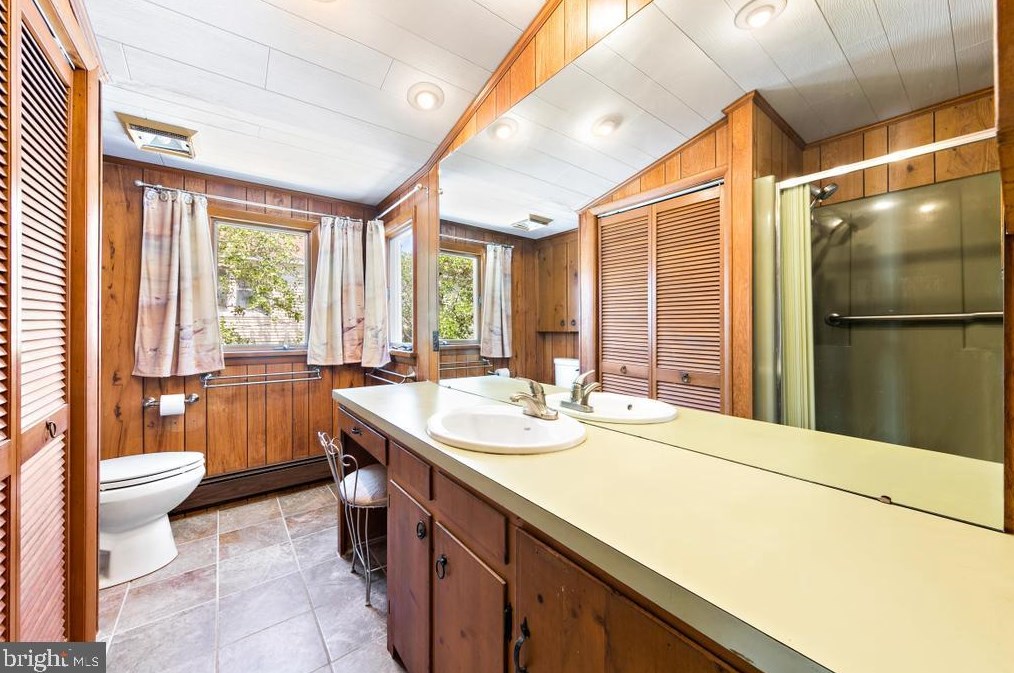 2214 Beach Ave, Long Beach Township NJ  08008-2450 exterior