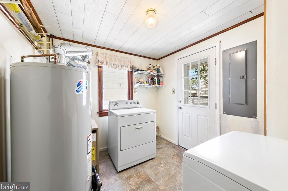 2214 Beach Ave, Long Beach Township NJ  08008-2450 exterior