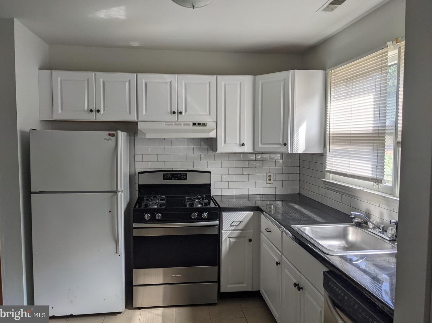 87 Scotch Pine Dr, Tuckerton, NJ 08087-1859