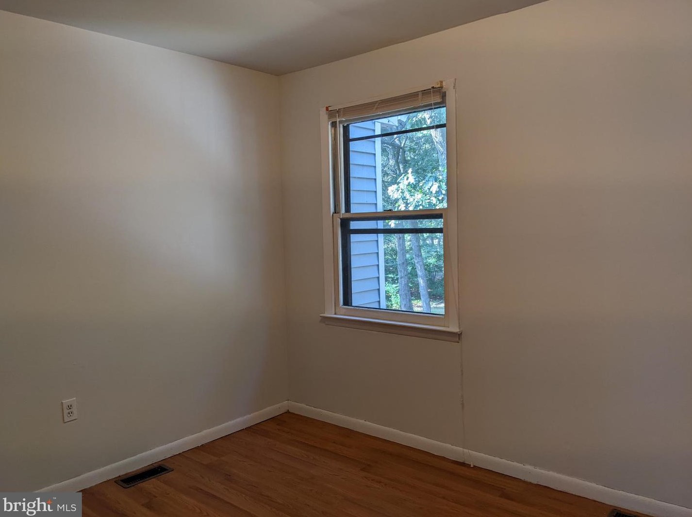 87 Scotch Pne Dr, Tuckerton NJ 08087-1859 exterior