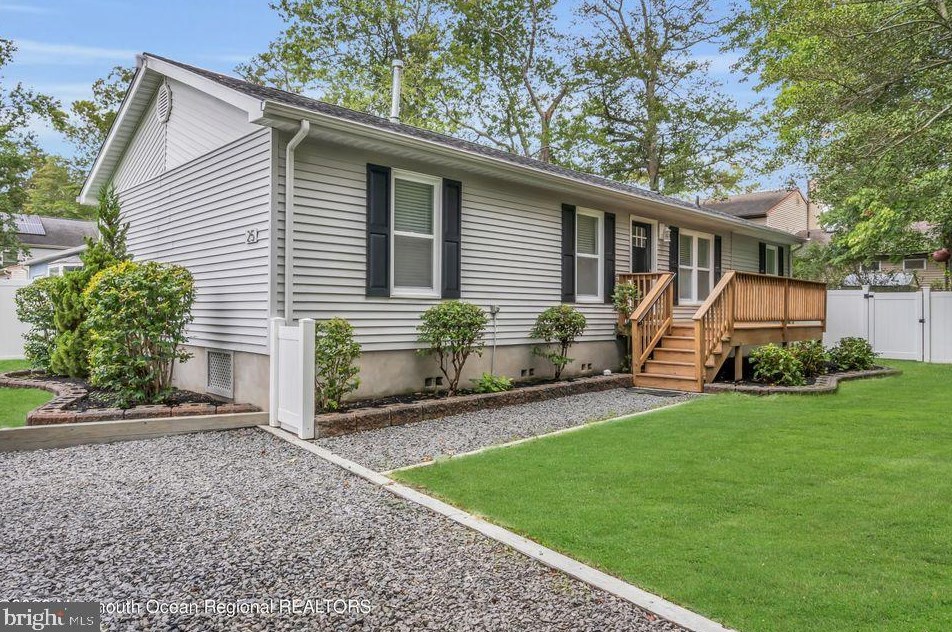 25 Cala Breeze Way, Tuckerton, NJ 08087-1648