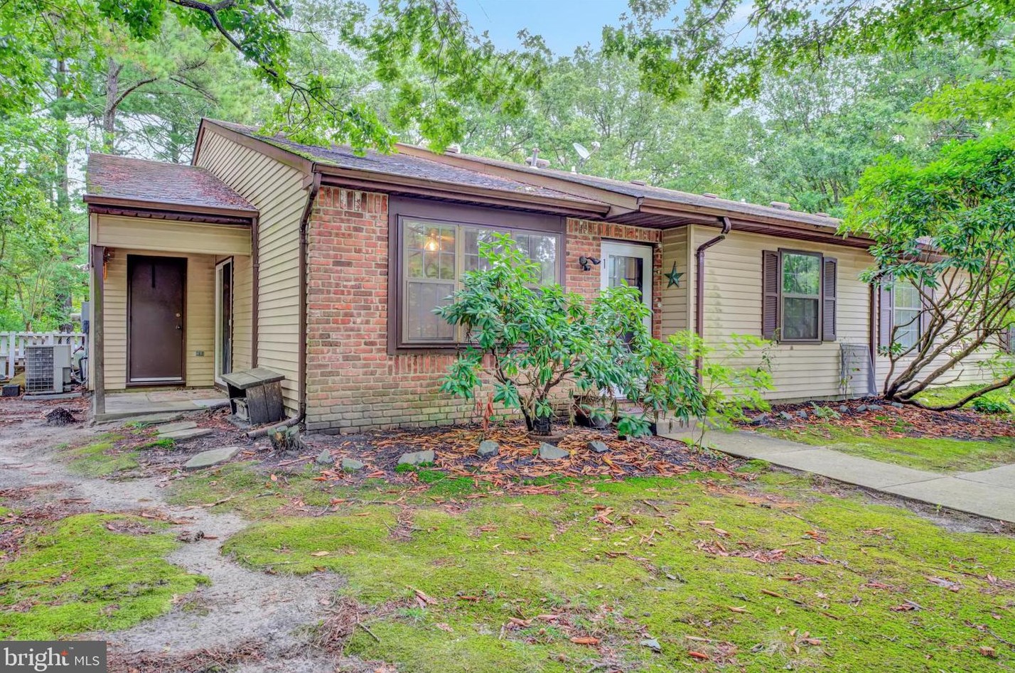 1 Driftwood Dr, Tuckerton, NJ 08087-9779