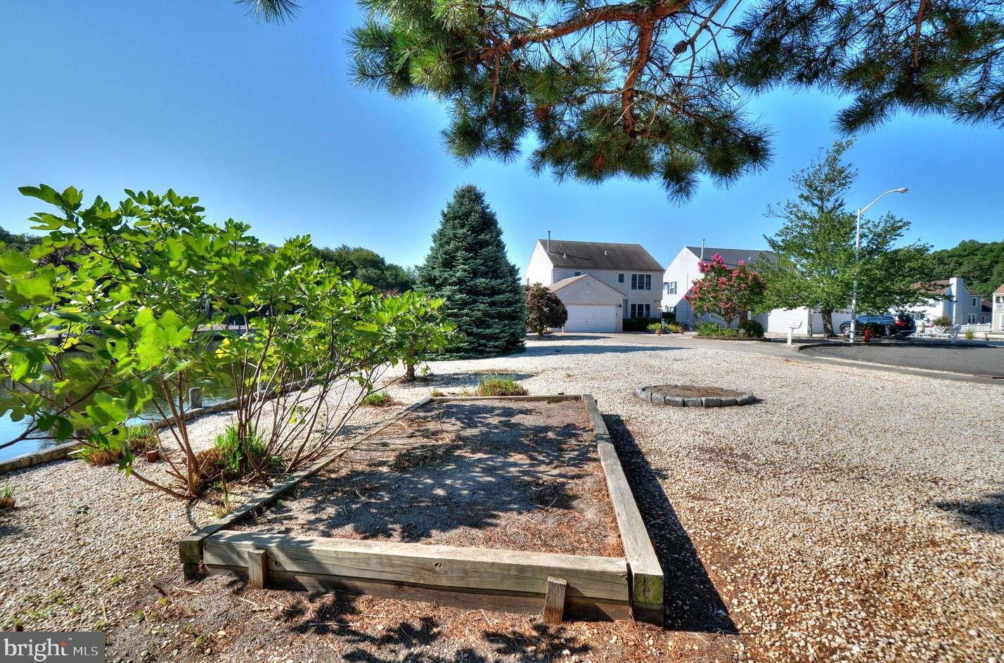 91 Ocean Gate Ave, Berkeley Township, NJ 08721
