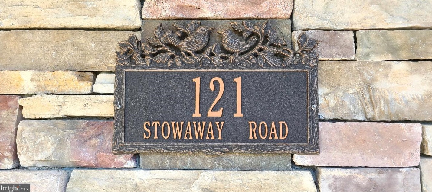 121 Stowaway Rd, Cedar Bonnet Island, NJ 08050
