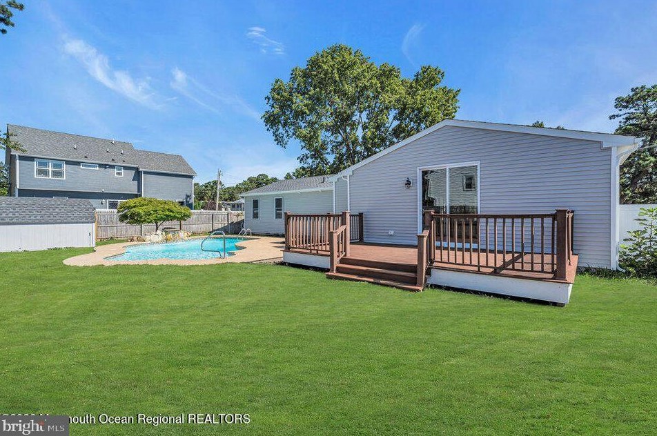 801 Middlesex St, Toms River NJ 08757-2521 exterior