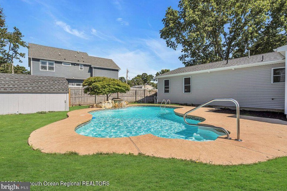 801 Middlesex St, Toms River NJ 08757-2521 exterior