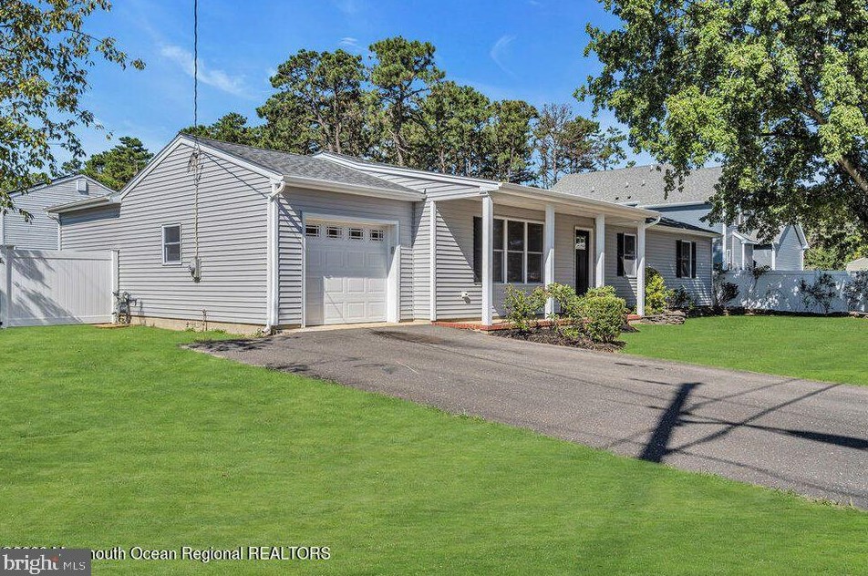 801 Middlesex St, Toms River NJ 08757-2521 exterior