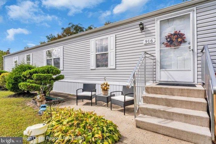 916 Peaceful Way, Toms River NJ  08755-1194 exterior