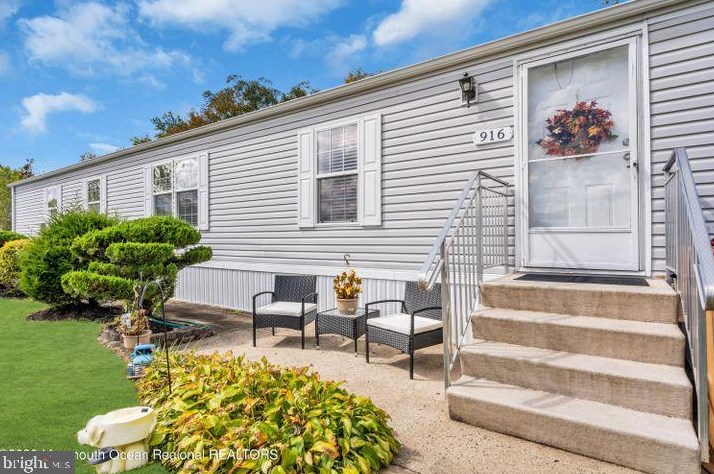 916 Peaceful Way, Toms River NJ  08755-1194 exterior