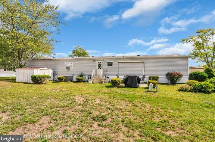 916 Peaceful Way, Toms River NJ  08755-1194 exterior