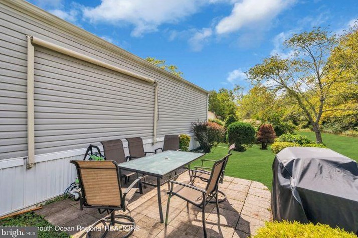916 Peaceful Way, Toms River NJ  08755-1194 exterior