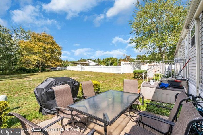 916 Peaceful Way, Toms River NJ  08755-1194 exterior