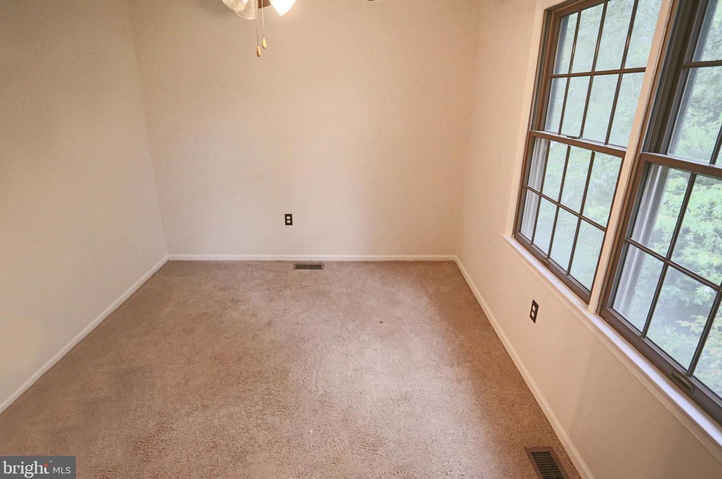 15 Cohanzick Ct, Tuckerton NJ  08087-3019 exterior