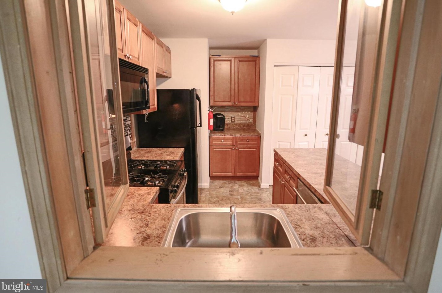 15 Cohanzick Ct, Tuckerton NJ  08087-3019 exterior