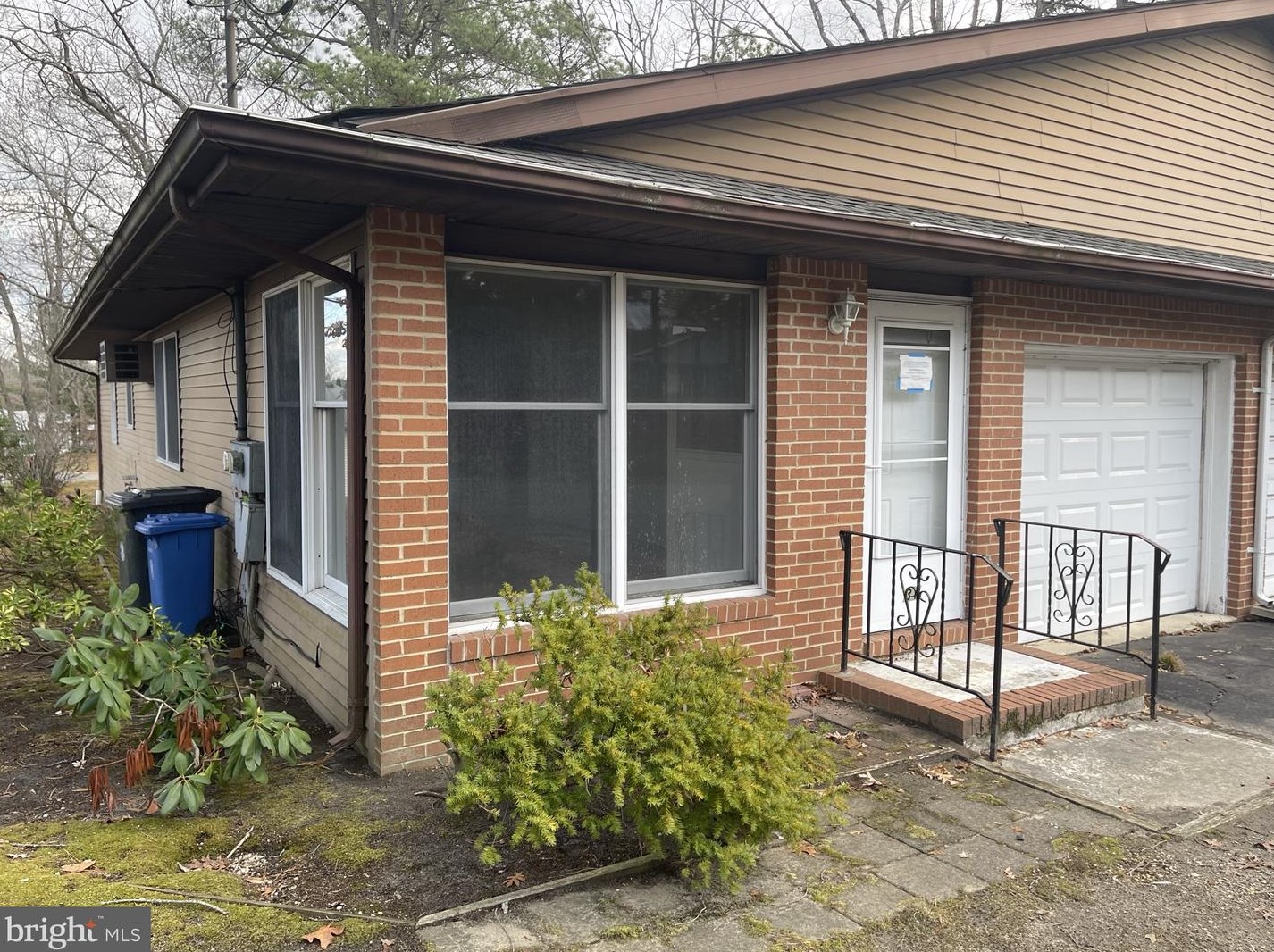 31 Sycamore Rd, Cedar Bonnet Island, NJ 08050
