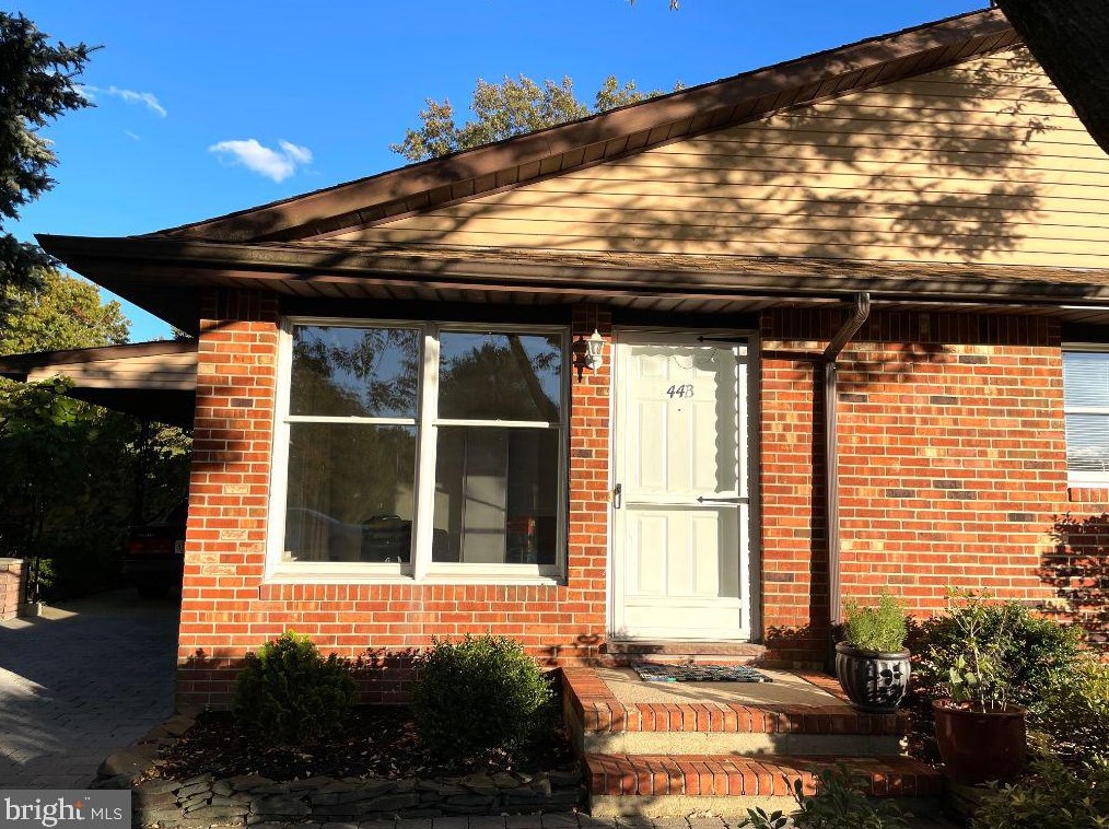 44 Stage Rd, Cedar Bonnet Island, NJ 08050