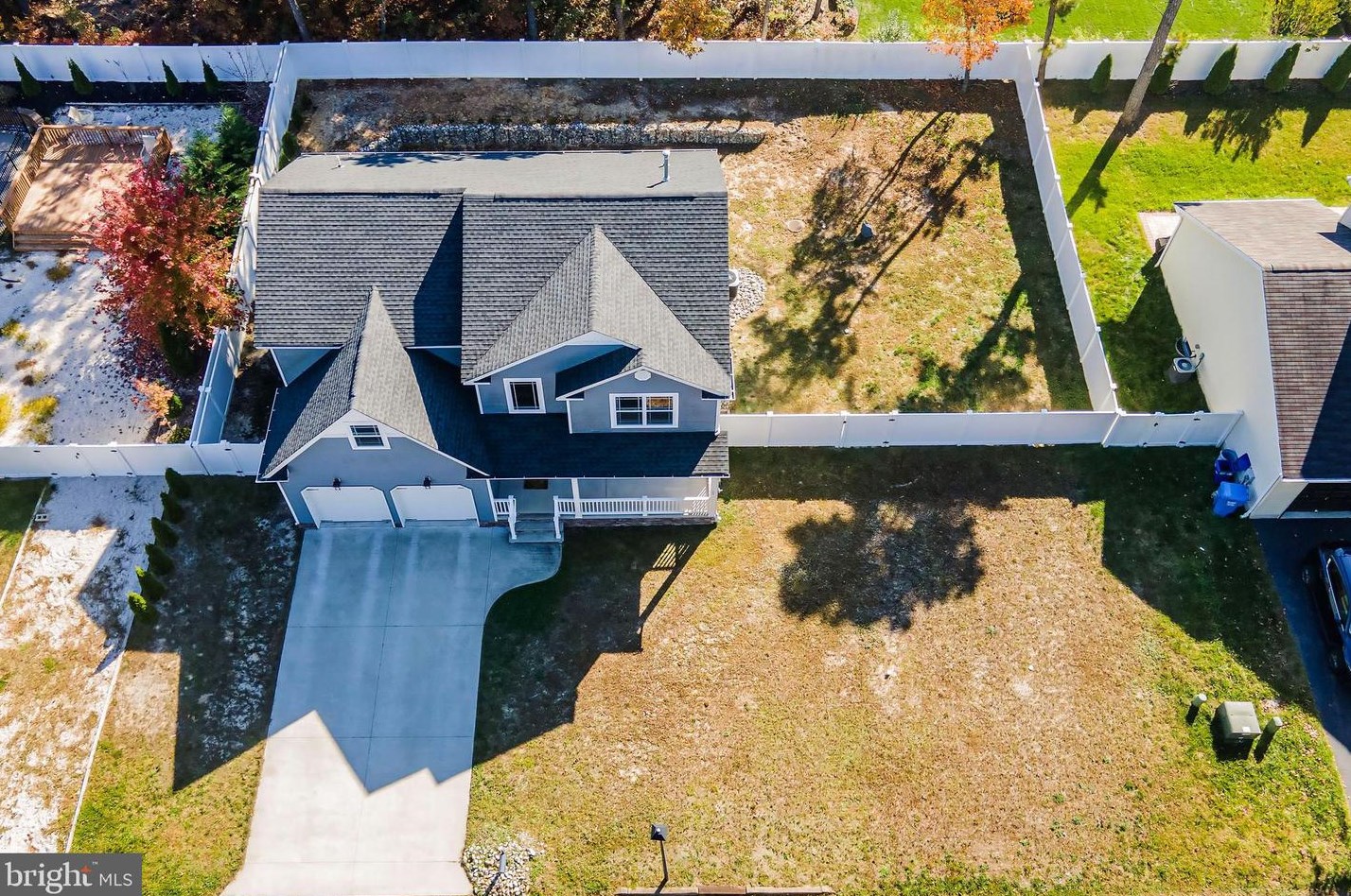 618 Amsterdam Ave, Toms River, NJ 08757-1308