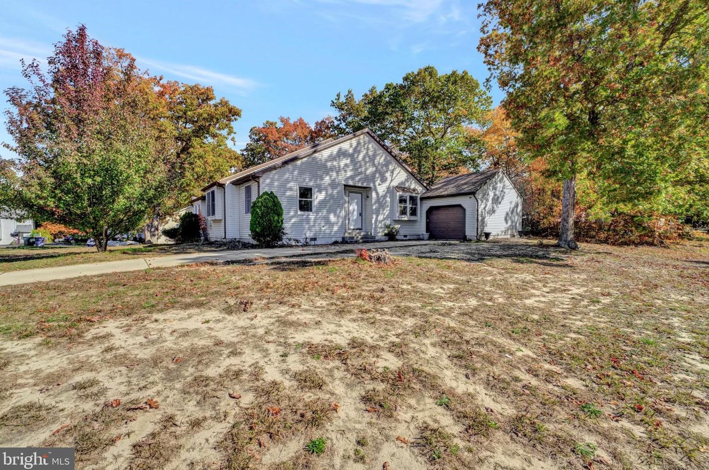 204 Winged Foot Ct, Tuckerton, NJ 08087-3001